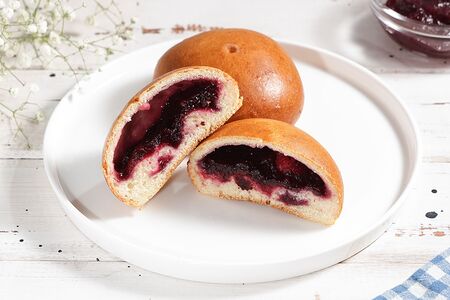 Пирожок сдобный Смородиновый