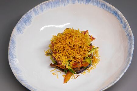 Теплый салат с говядиной