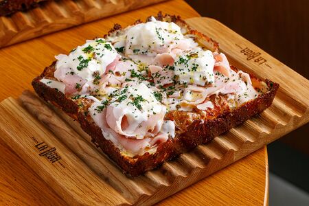 Детройт с прошутто котто и страчателлой