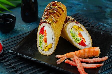 Ролл гигант с креветкой и крабом