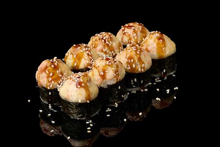 Запеченный ролл с лососем