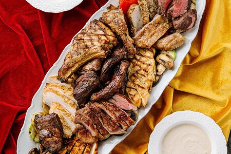 Большое мясное ассорти