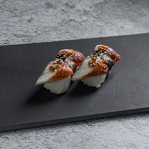 Суши с угрем