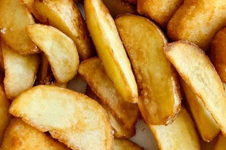 Картофель по-деревенски и соус