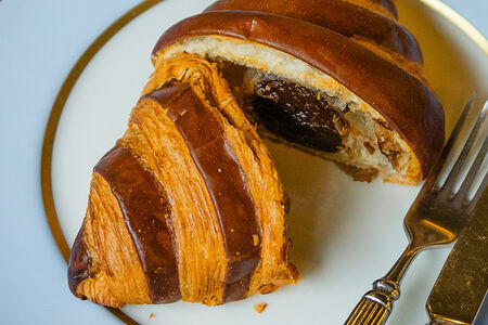 Круассан с шоколадом