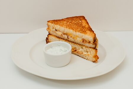 Сырный гриль-сэндвич с беконом