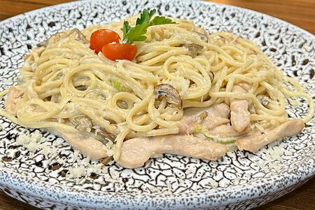 Спагетти с курицей