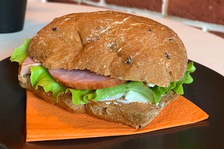 Сэндвич с ветчиной