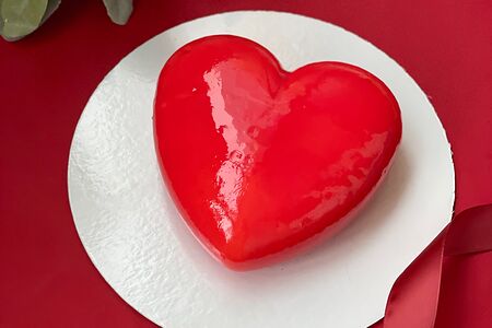 Муссовый торт Сердце красный