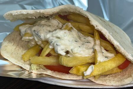 Сэндвич-ролл Гирос с курицей в лаваше