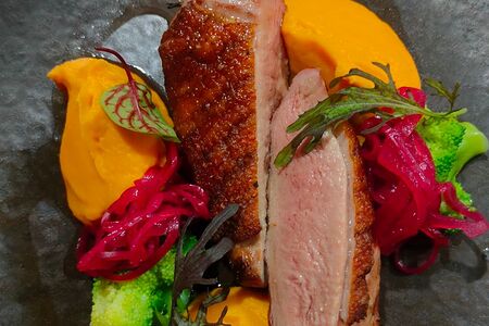 Утиная грудка и крем из батата