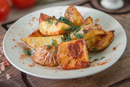 Картофель запеченный дольками