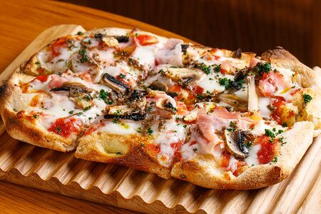 С ветчиной и грибами