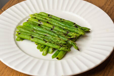 Спаржа на гриле