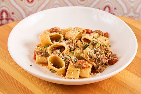 Паста, томленый ягненок