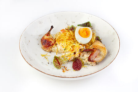 Оливье с перепелкой и хрустящим картофелем