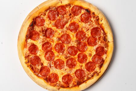 Пицца Пепперони с перцем халапеньо остренькая