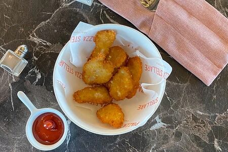 Наггетсы куриные с кетчупом