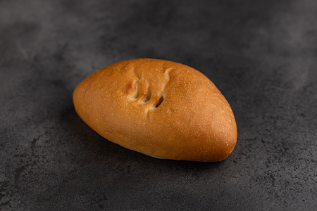 Пирожок печеный с мясом