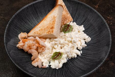 Скрэмбл с креветками