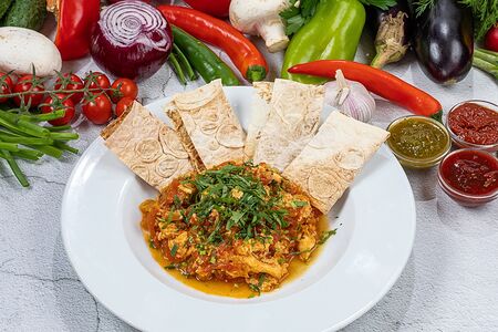 Яичница с помидорами