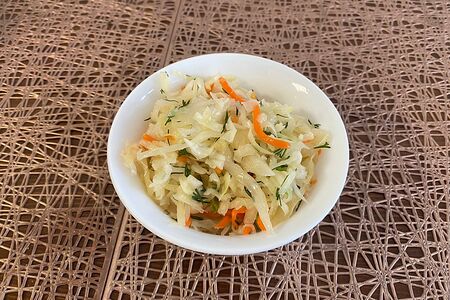 Салат из квашеной капусты с ароматным маслом