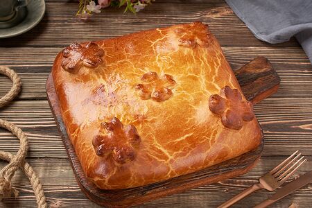 Пирог с брынзой и овощами