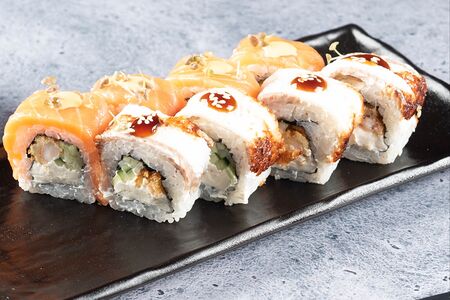 Ролл Филадельфия микс с угрем