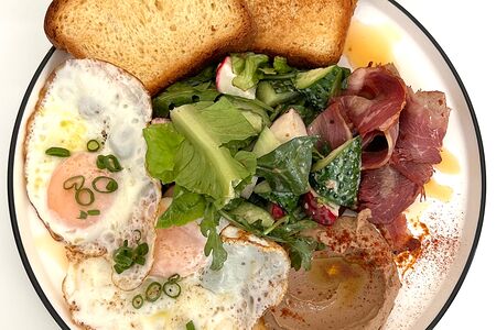 Большой мясной завтрак