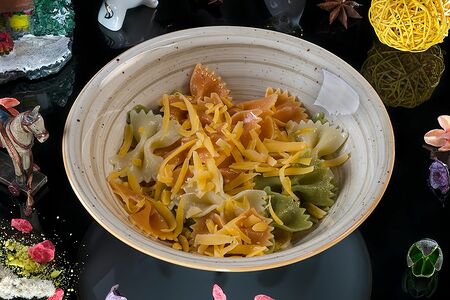 Макароны бантики с сыром