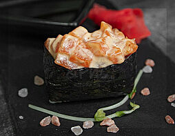 Острые гунканы с лососем