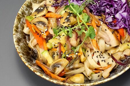 Пшеничная лапша с курицей