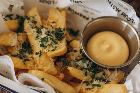 Картофель фри с пармезаном