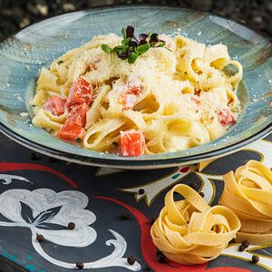 Паста с лососем в сливочном соусе