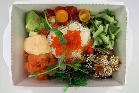 Поке с угрем и лососем