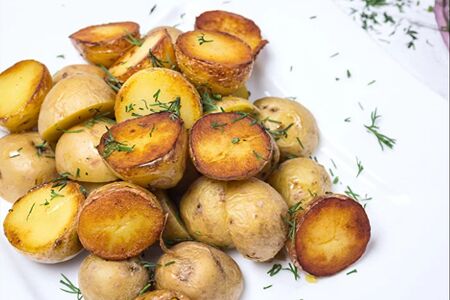 Молодой картофель на углях