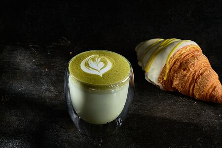 Матча Green на молоке горячая