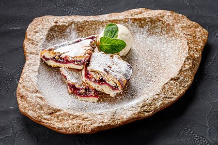 Коблер с черникой