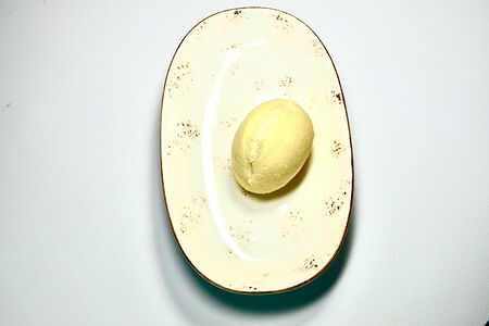 Булочка белая