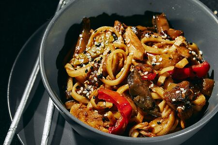 Вок со свининой Адобо