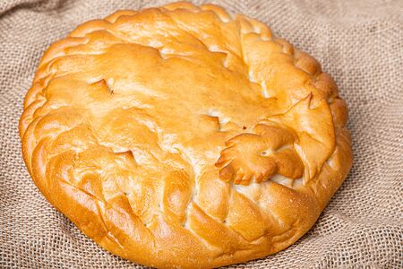 Пирог с горбушей и картофелем