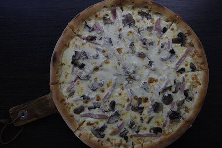 С ветчиной и грибами