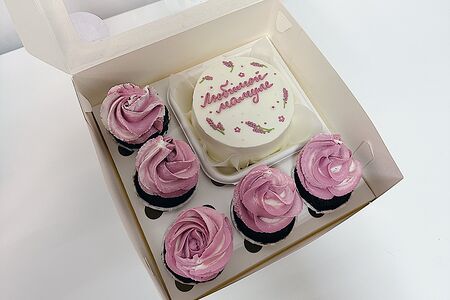 Набор с капкейками и бенто-тортом красный бархат Любимой мамуле