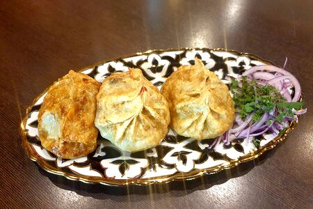 Манты жаренные узбекские с говядиной 