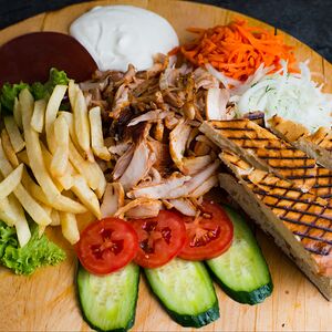 Донер на тарелке