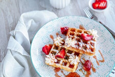 Бельгийские вафли с клубникой безглютеновые