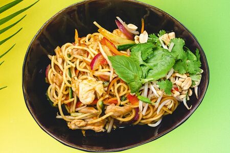 Лапша яичная по-сингапурски