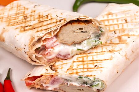 В лаваше из куриного люля-кебаба