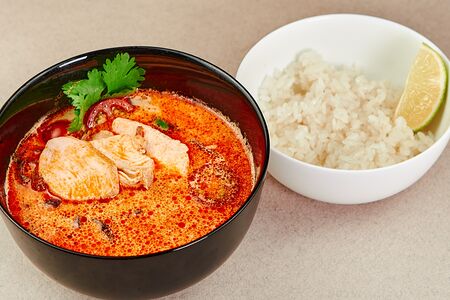 Том ям с курицей