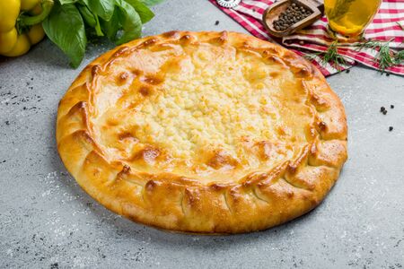 Пирог с курицей и сыром